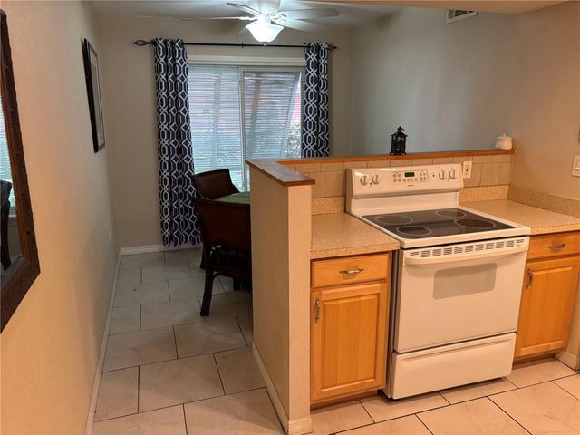 3640 41ST LANE S 72E, St Petersburg, FL 33711