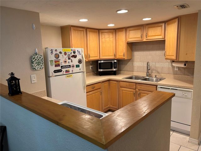 3640 41ST LANE S 72E, St Petersburg, FL 33711