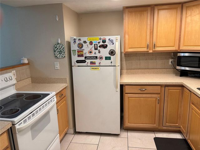 3640 41ST LANE S 72E, St Petersburg, FL 33711