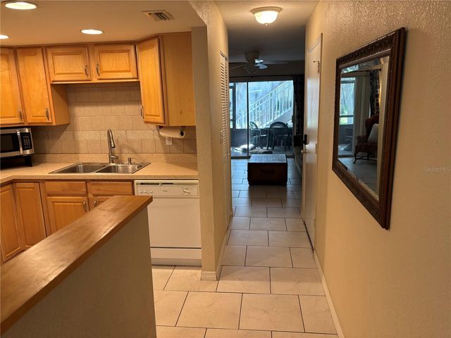 3640 41ST LANE S 72E, St Petersburg, FL 33711