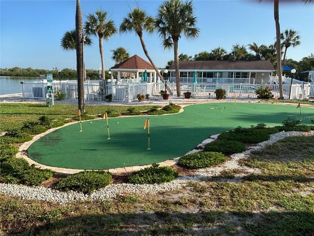 3640 41ST LANE S 72E, St Petersburg, FL 33711