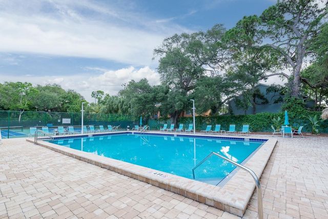 3640 41ST LANE S 72E, St Petersburg, FL 33711