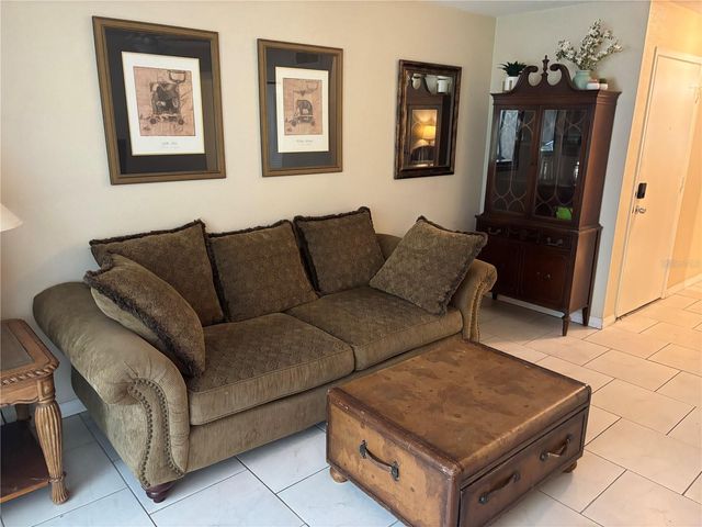 3640 41ST LANE S 72E, St Petersburg, FL 33711