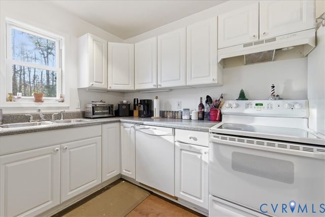 13504 Taylor Dr, Disputanta, VA 23842