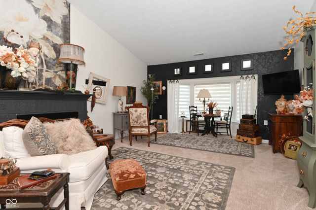 269 Lake View Court, Avon, IN 46123