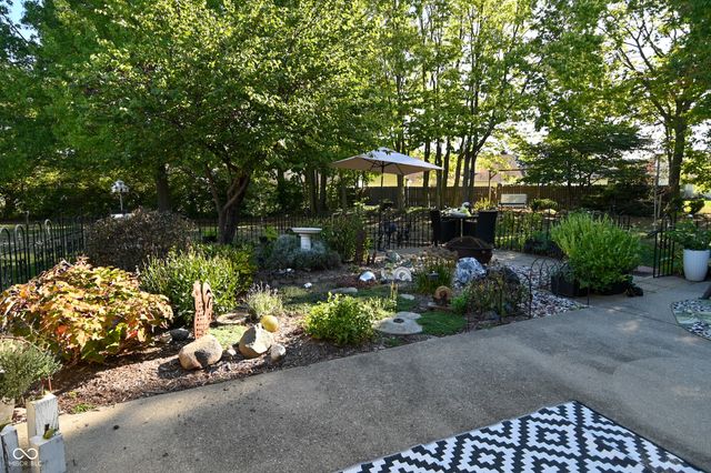 269 Lake View Court, Avon, IN 46123