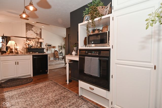 269 Lake View Court, Avon, IN 46123