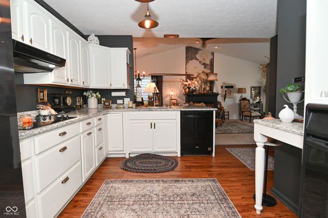 269 Lake View Court, Avon, IN 46123