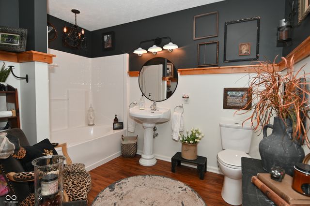 269 Lake View Court, Avon, IN 46123