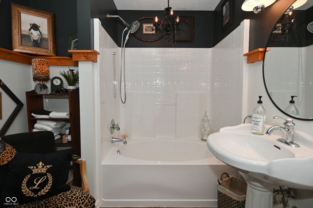 269 Lake View Court, Avon, IN 46123