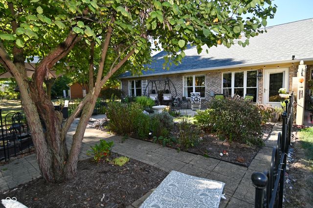 269 Lake View Court, Avon, IN 46123