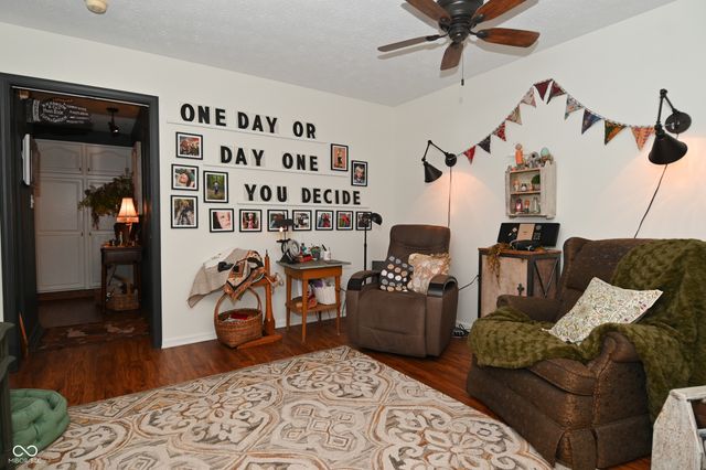 269 Lake View Court, Avon, IN 46123