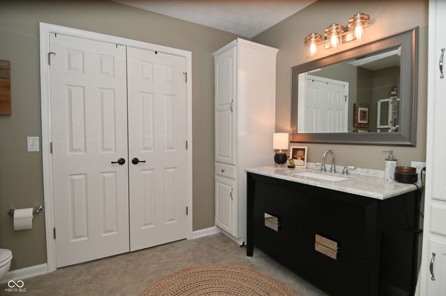 269 Lake View Court, Avon, IN 46123