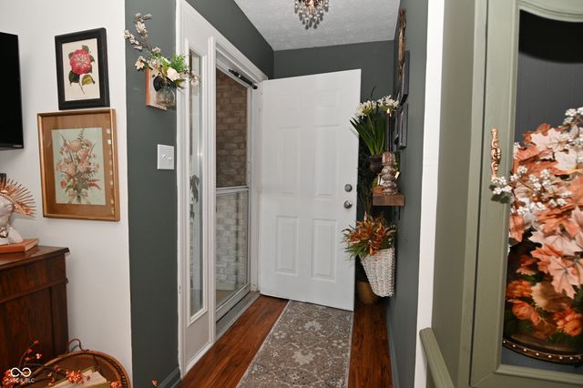 269 Lake View Court, Avon, IN 46123