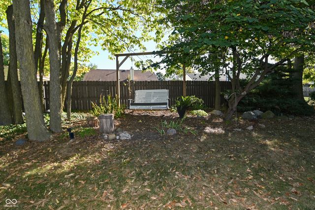 269 Lake View Court, Avon, IN 46123