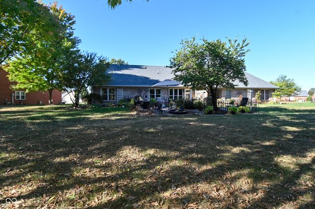 269 Lake View Court, Avon, IN 46123