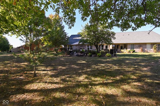 269 Lake View Court, Avon, IN 46123