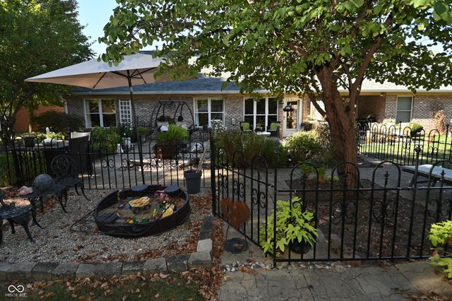 269 Lake View Court, Avon, IN 46123