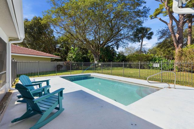 2842 Kelly Brooke Lane, Deerfield Beach, FL 33442