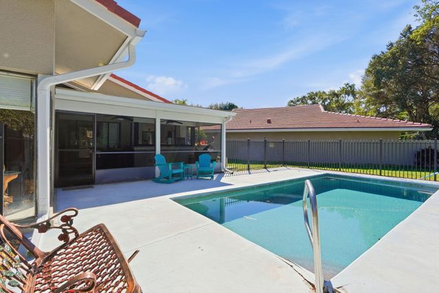 2842 Kelly Brooke Lane, Deerfield Beach, FL 33442