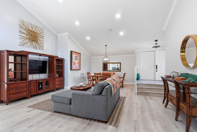 2842 Kelly Brooke Lane, Deerfield Beach, FL 33442