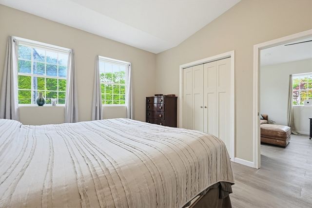 211 Mendon St, Hopedale, MA 01747