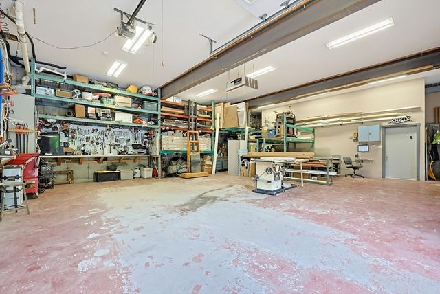 211 Mendon St, Hopedale, MA 01747