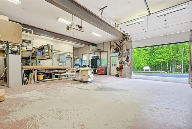 211 Mendon St, Hopedale, MA 01747