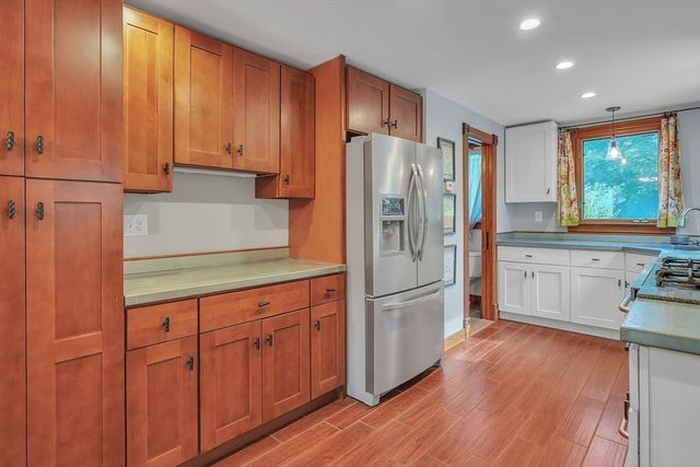 211 Mendon St, Hopedale, MA 01747