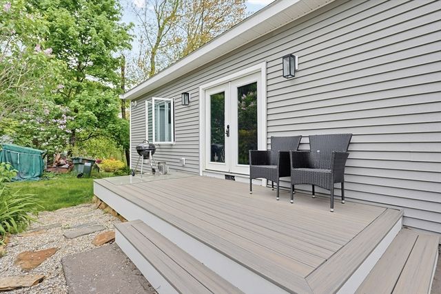211 Mendon St, Hopedale, MA 01747
