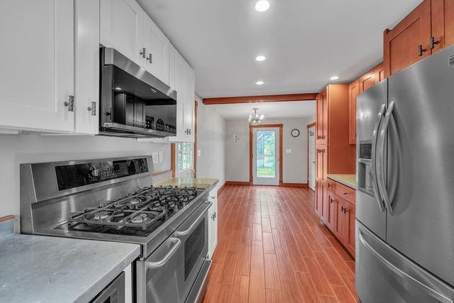 211 Mendon St, Hopedale, MA 01747