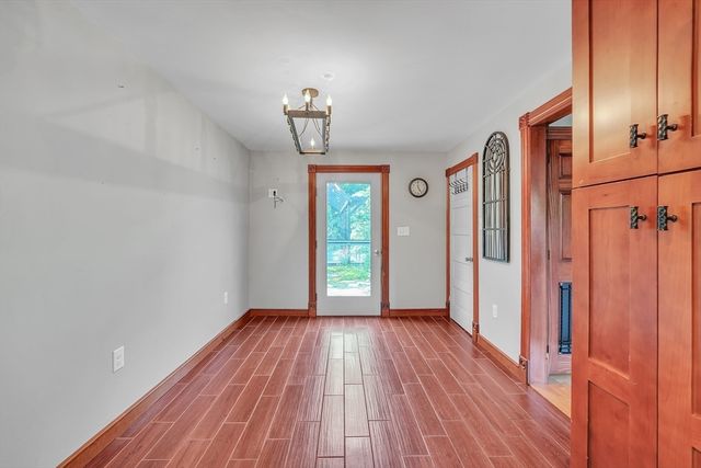 211 Mendon St, Hopedale, MA 01747
