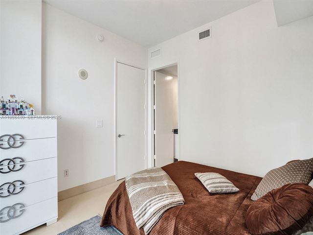 16001 Collins Ave 702, Sunny Isles Beach, FL 33160