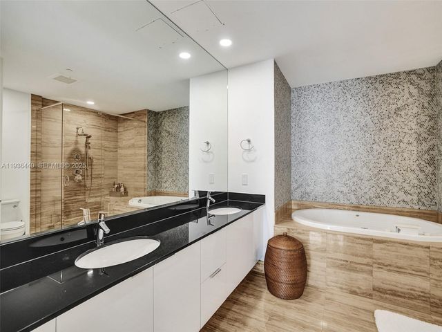 16001 Collins Ave 702, Sunny Isles Beach, FL 33160