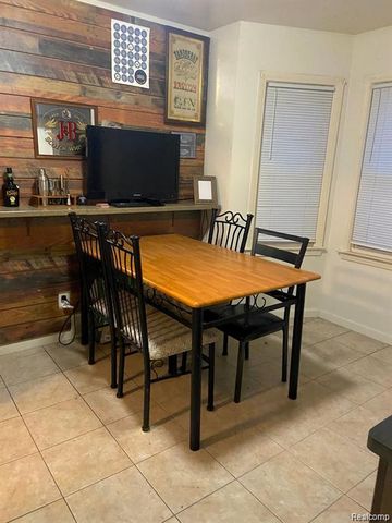 25325 Ivanhoe Avenue, Redford Charter Township, MI 48239