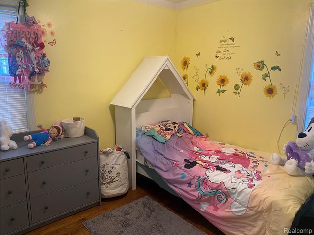 25325 Ivanhoe Avenue, Redford Charter Township, MI 48239