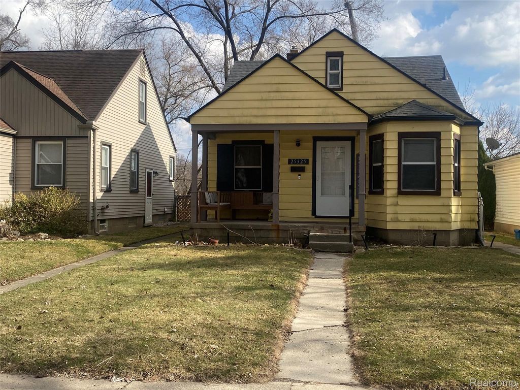 25325 Ivanhoe Avenue, Redford Charter Township, MI 48239