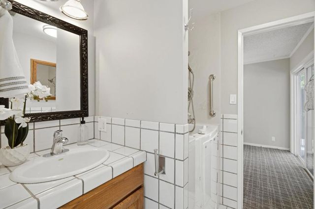 605 E 39th Avenue, San Mateo, CA 94403
