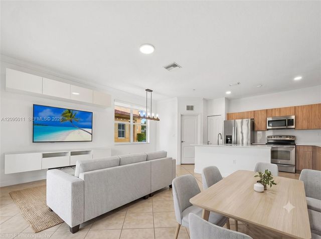 8666 NW 109th Court 8666, Doral, FL 33178