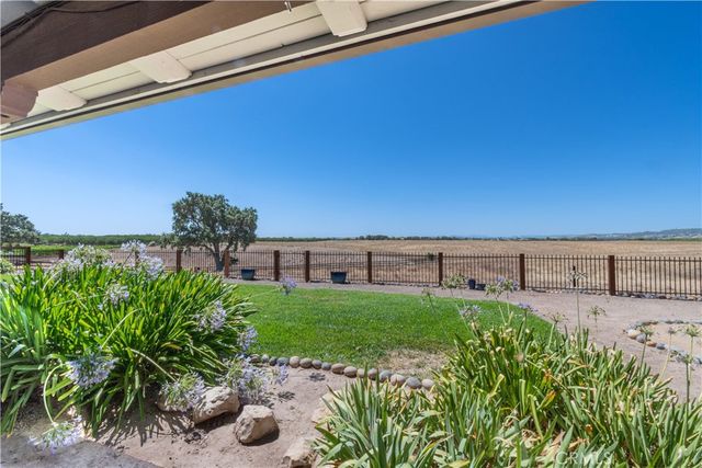 1675 Adobe Road, Paso Robles, CA 93446