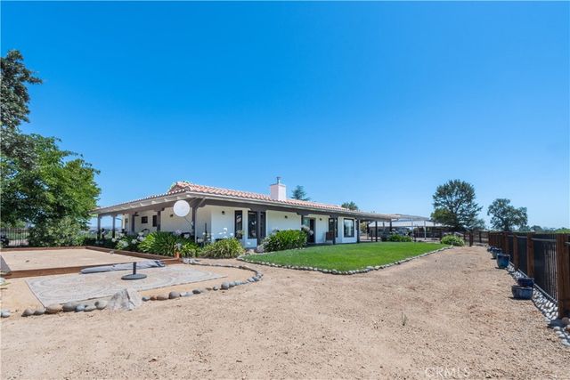 1675 Adobe Road, Paso Robles, CA 93446