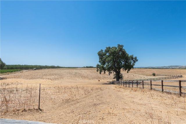 1675 Adobe Road, Paso Robles, CA 93446