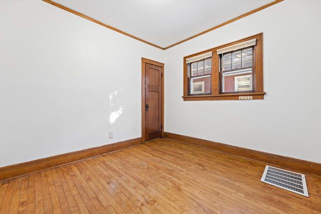 1603 E Hampshire STREET, Milwaukee, WI 53211