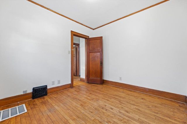 1603 E Hampshire STREET, Milwaukee, WI 53211