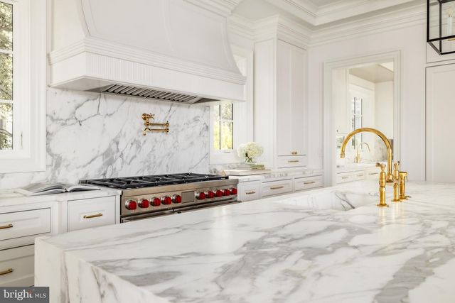 4939 QUEBEC ST NW, Washington, DC 20016