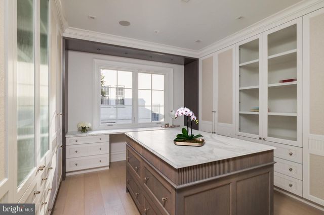 4939 QUEBEC ST NW, Washington, DC 20016