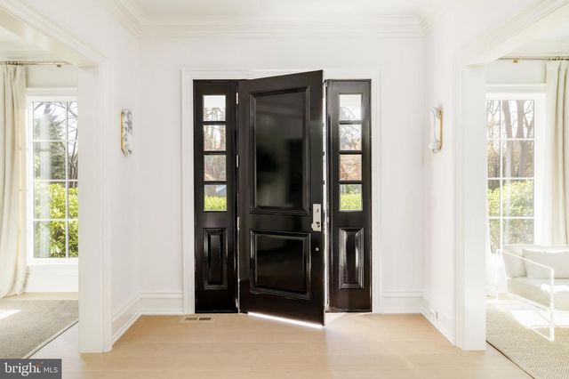 4939 QUEBEC ST NW, Washington, DC 20016