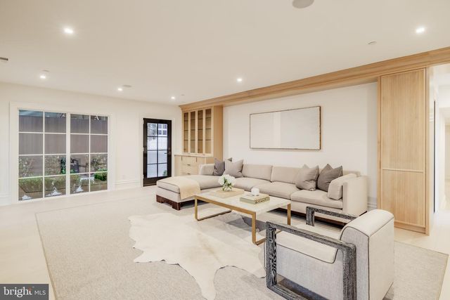 4939 QUEBEC ST NW, Washington, DC 20016