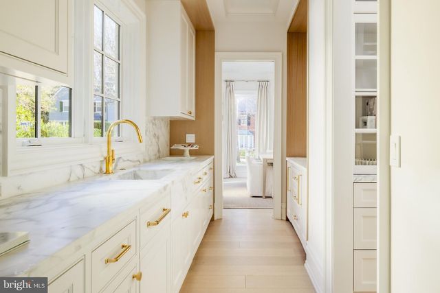 4939 QUEBEC ST NW, Washington, DC 20016