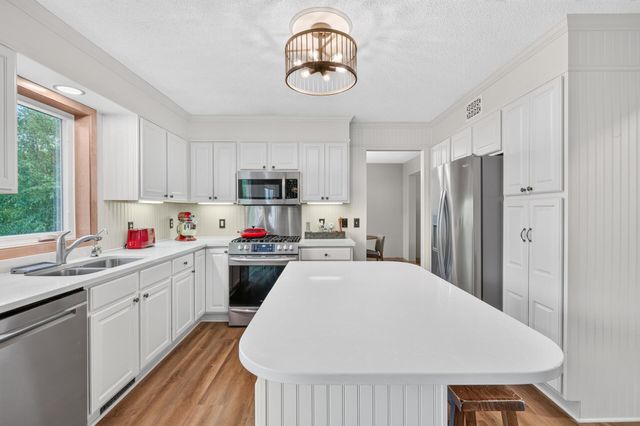 17071 Georgetown Court, Rosemount, MN 55068